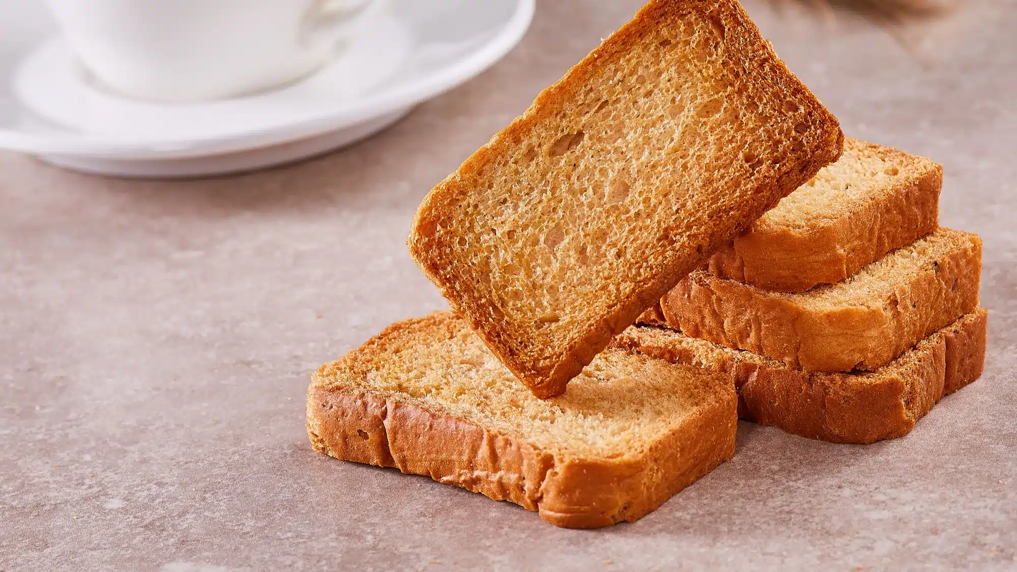 bonnes pour la santé et croustillantes ces 3 marques de biscottes sont notées 100 sur 100 sur yuka